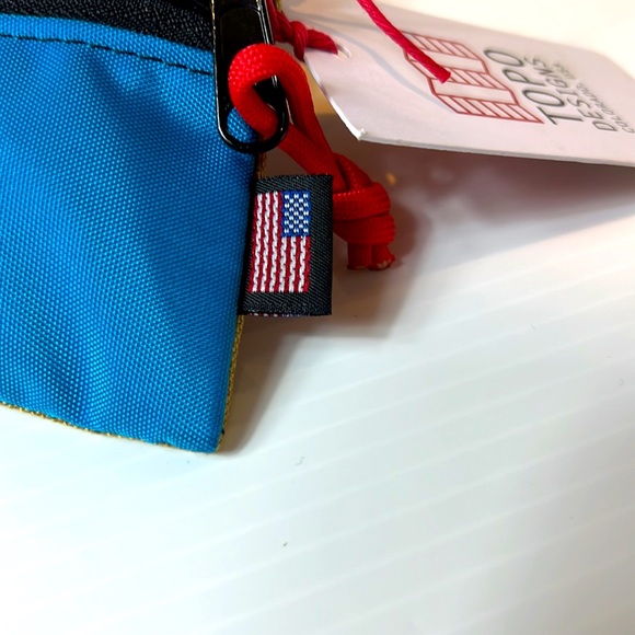 NWT Topo Micro Accessory Bag. Color khaki & turquoise - Picture 3 of 7